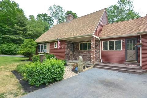 138 Warren St, Upton, MA 01568 photo 4