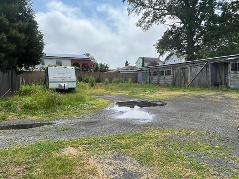 465 Peckham St, Fall River, MA 02721 photo 4
