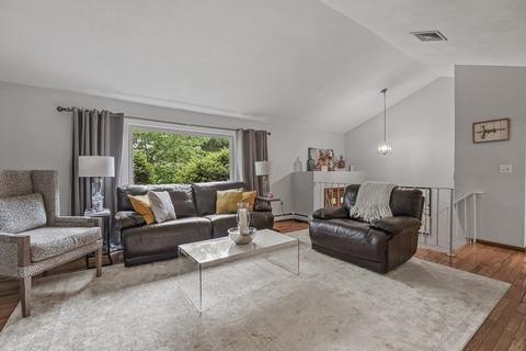 31 Walsh Ave, Stoneham, MA 02180 photo 3