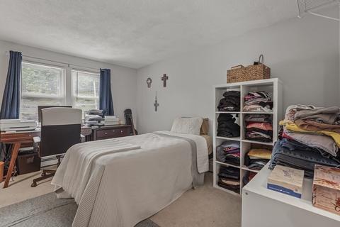 31 Walsh Ave, Stoneham, MA 02180 photo 12