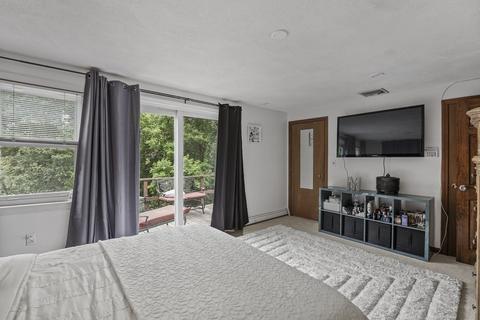 31 Walsh Ave, Stoneham, MA 02180 photo 9