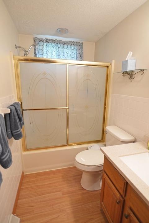 35 Hudson St, Springfield, MA 01118 photo 12