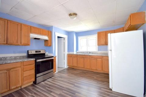 229 Stackpole St, Lowell, MA 01852 photo 3