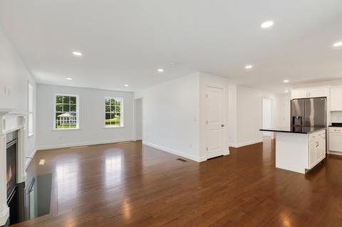 253 Sterling St, Lancaster, MA 01523 photo 7