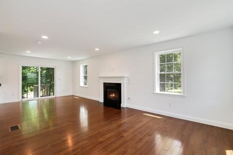 253 Sterling St, Lancaster, MA 01523 photo 9