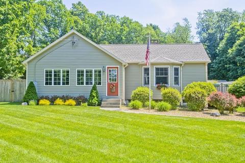 448 Tinkham Rd, Springfield, MA 01129 photo 1