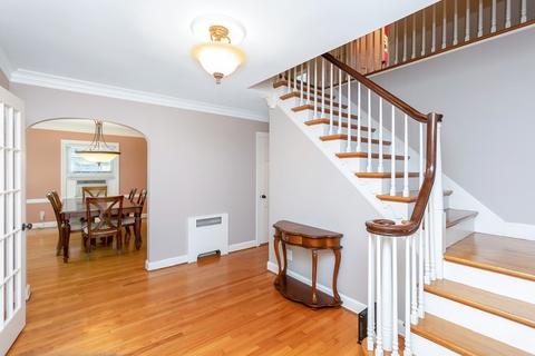 471 Trafton Rd, Springfield, MA 01108 photo 4