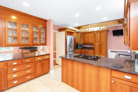 471 Trafton Rd, Springfield, MA 01108 photo 5
