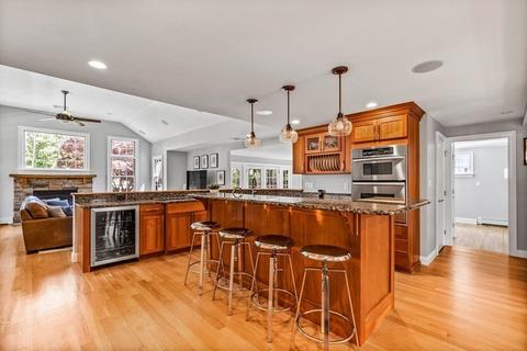 10 Coolidge Ave, Hingham, MA 02043 photo 2