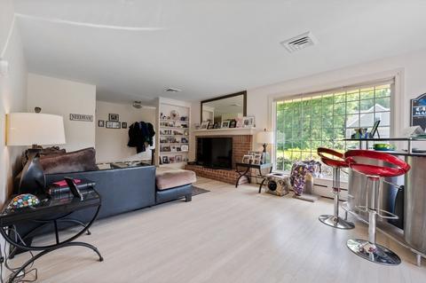 38 Colonial Rd, Needham, MA 02492 photo 4