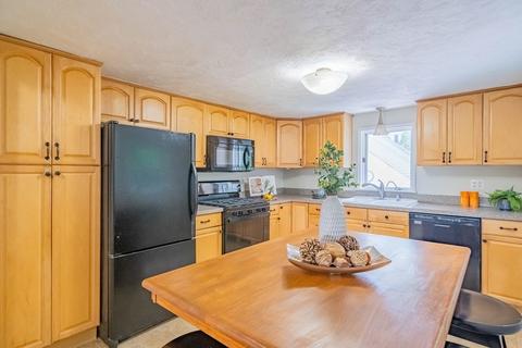 122 Parker St, Maynard, MA 01754 photo 12