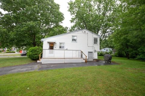 5 Phyllis Dr, Randolph, MA 02368 photo 4