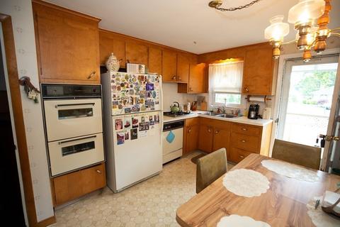 5 Phyllis Dr, Randolph, MA 02368 photo 11