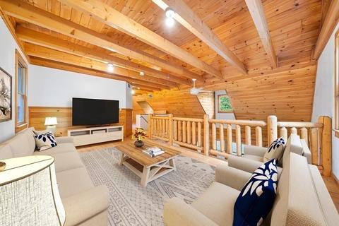 285 River Rd, Hudson, MA 01749 photo 4
