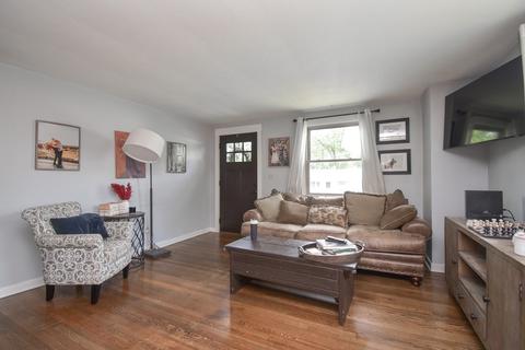 141 Louis Rd, Springfield, MA 01118 photo 5