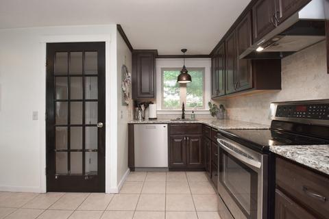 141 Louis Rd, Springfield, MA 01118 photo 9