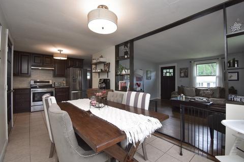 141 Louis Rd, Springfield, MA 01118 photo 12