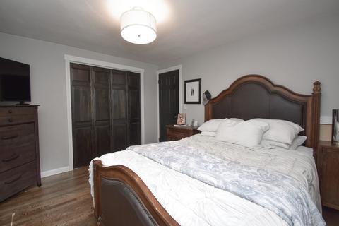 141 Louis Rd, Springfield, MA 01118 photo 13