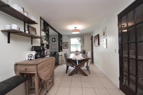 141 Louis Rd, Springfield, MA 01118 photo 11