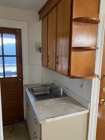 39 Eastern Ave, Worcester, MA 01605 photo 3