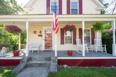 105 Clover St, Worcester, MA 01603 photo 3