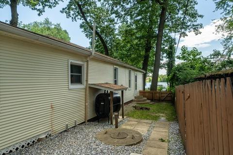 33 Glenmore St, Springfield, MA 01119 photo 4