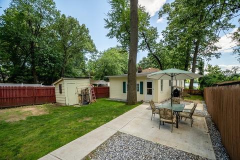 33 Glenmore St, Springfield, MA 01119 photo 3