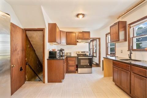 98 Dartmouth St, Everett, MA 02149 photo 9