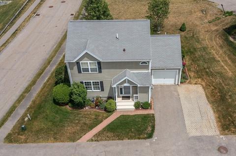 8 Heritage Path, Millis, MA 02054 photo 2