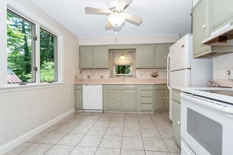 26 Willow St, Reading, MA 01867 photo 6