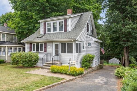 26 Willow St, Reading, MA 01867 photo 1