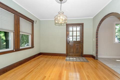 26 Willow St, Reading, MA 01867 photo 9
