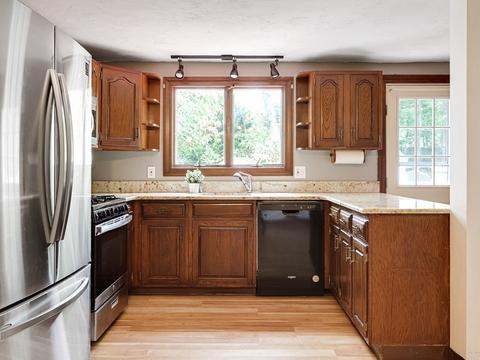 24 Pleasant St, Dedham, MA 02026 photo 7