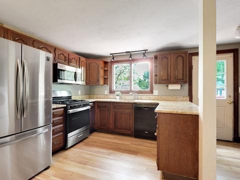 24 Pleasant St, Dedham, MA 02026 photo 10