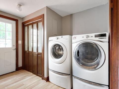 24 Pleasant St, Dedham, MA 02026 photo 9