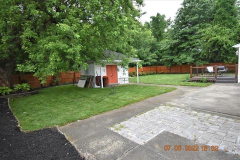 21 Radner St, Springfield, MA 01129 photo 5