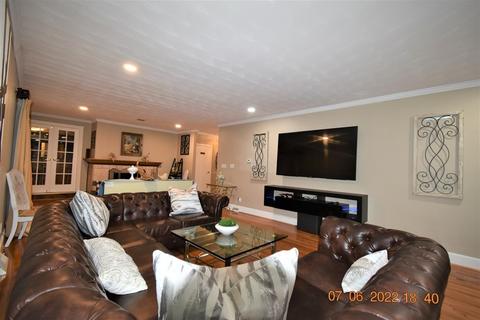 21 Radner St, Springfield, MA 01129 photo 16