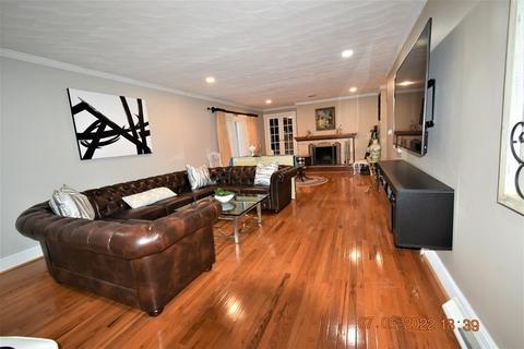 21 Radner St, Springfield, MA 01129 photo 14