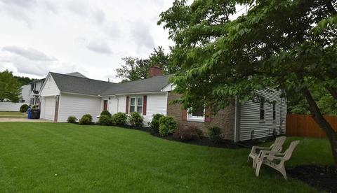 21 Radner St, Springfield, MA 01129 photo 3