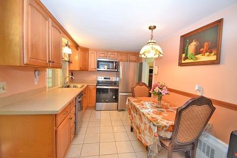 4 Maple Cir, Randolph, MA 02368 photo 10
