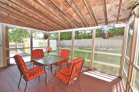 4 Maple Cir, Randolph, MA 02368 photo 5