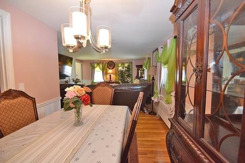 4 Maple Cir, Randolph, MA 02368 photo 9