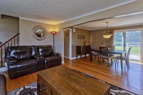 39 Crestview Dr, West Springfield, MA 01089 photo 11