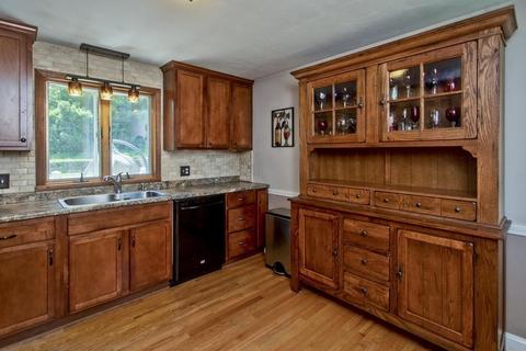 39 Crestview Dr, West Springfield, MA 01089 photo 4