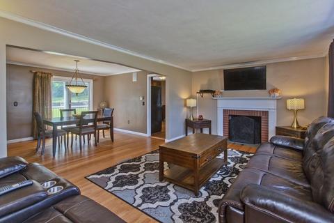 39 Crestview Dr, West Springfield, MA 01089 photo 8