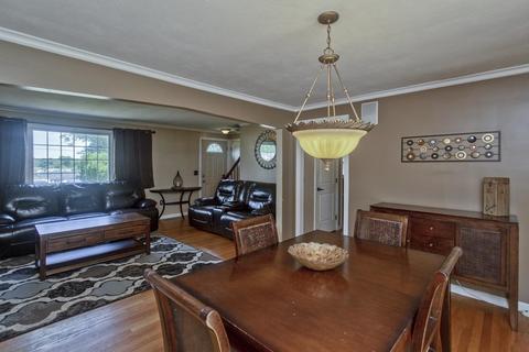 39 Crestview Dr, West Springfield, MA 01089 photo 6
