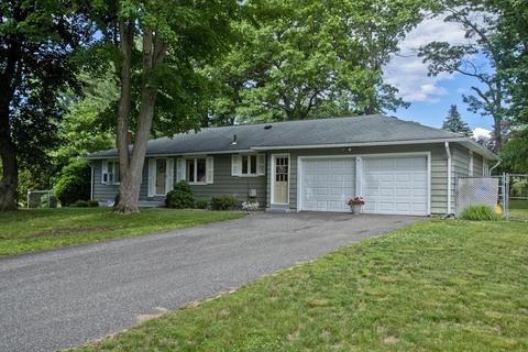 169 Forest Hills Rd, Springfield, MA 01128 photo 1