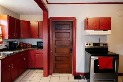 64 Lyndale St, Springfield, MA 01108 photo 8