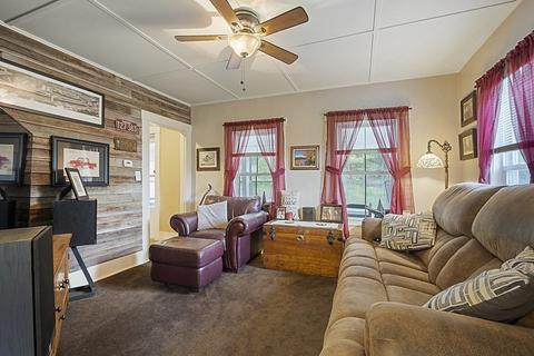 696 Hapgood St, Athol, MA 01331 photo 4