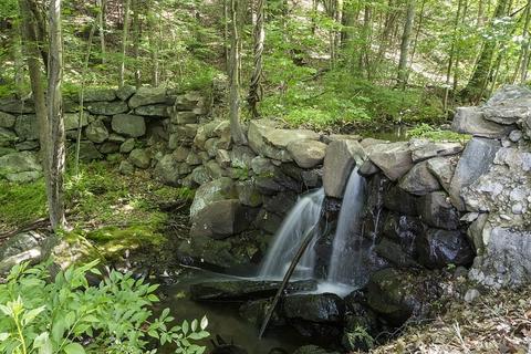 696 Hapgood St, Athol, MA 01331 photo 2